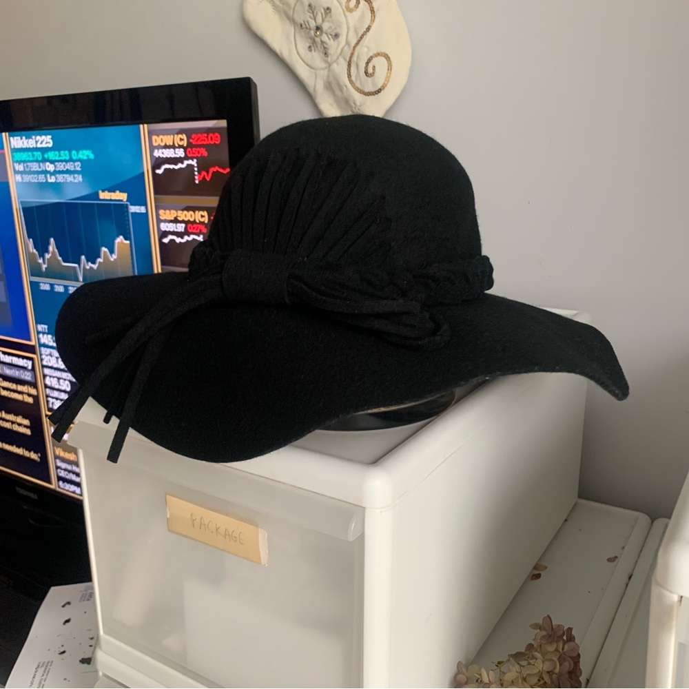 Bebe 100% Wool Black Flex Soft Felt Hat Wide Brim
